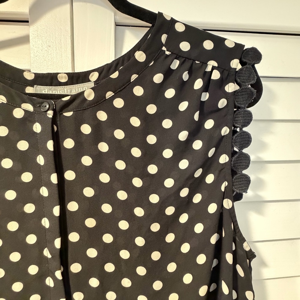 Sleeveless Polka Dot Blouse Work Office Top Pom Trim Lightweight Flowy - Picture 4 of 12
